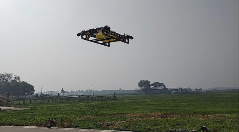 南开团队研发国内首款垂直起降喷气动力飞行器成功试飞